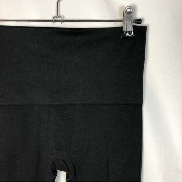 Spanx Black Seamless Look At Me Now Ankle Crop Leggings M - Picture 4 of 5